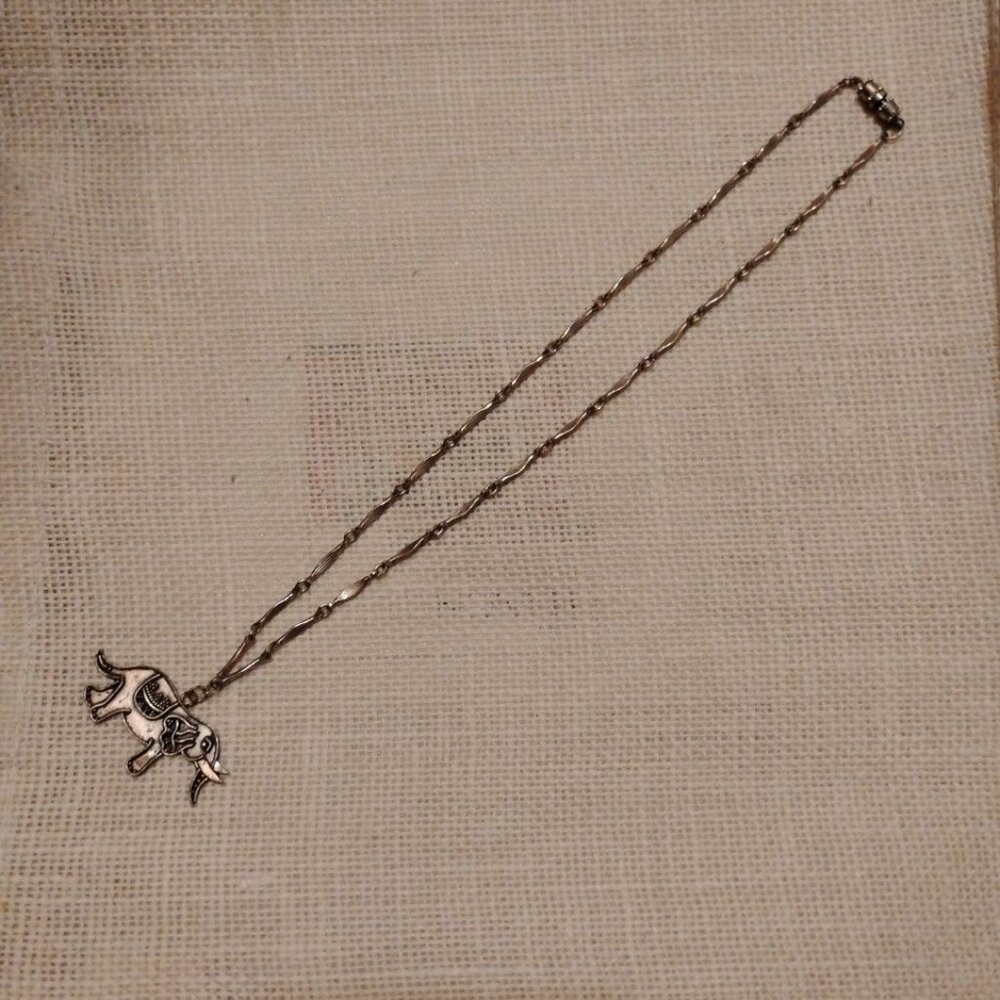 Silver Elephant Pendant Necklace Silver 925 Elegant Links Chain